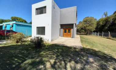 Casa en venta de 4 dormitorios c/ cochera en La Reja