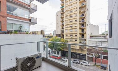 2 Ambientes Al Frente Con 2 Balcones