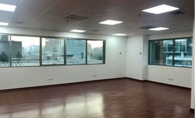 Oficina en Arriendo en Torre Apoquindo / Metro Escuela Militar