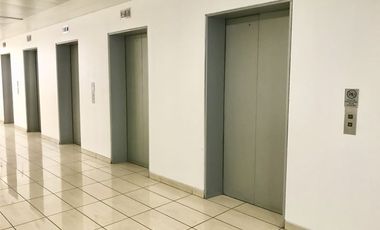 Oficina en Arriendo en Torre Apoquindo / Metro Escuela Militar