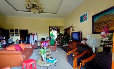 Rumah Siap Huni Dengan Halaman Luas di Purwomartani