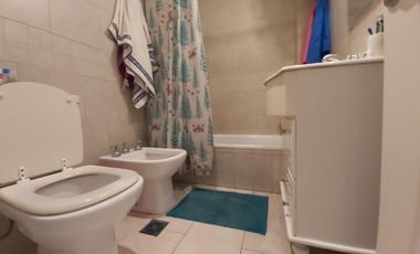 EXCELENTE PROPIEDAD DUPLEX, 4AMBIENTES, CALLE GELLY Y OBES AL 1000V.SARMIENTO SUSANA QUINELLI NEGOCIOS INMOBILIARIOS 156 583 7048