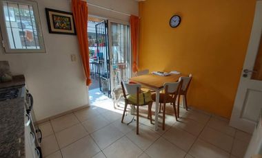 EXCELENTE PROPIEDAD DUPLEX, 4AMBIENTES, CALLE GELLY Y OBES AL 1000V.SARMIENTO SUSANA QUINELLI NEGOCIOS INMOBILIARIOS 156 583 7048