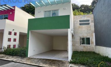 Casa en venta en fraccionamiento privado en Coatepec Veracruz La Cruz