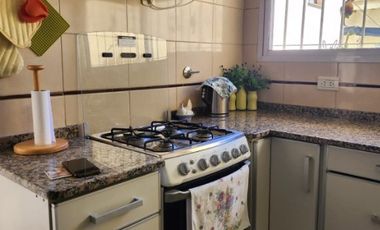 Casa PH en venta en Remedios de Escalada Oeste