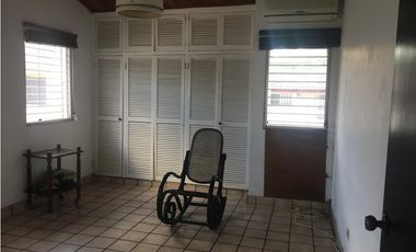 VENDO CASA LA ALAMEDA