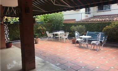 VENDO CASA LA ALAMEDA