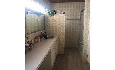 VENDO CASA LA ALAMEDA