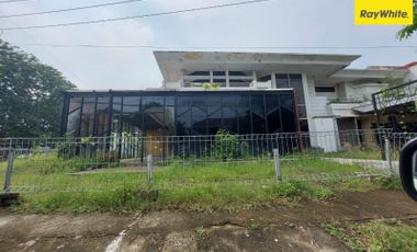 Disewakan Rumah Siap Huni 2 Lantai Di Jl. Raya Darmo Permai, Surabaya