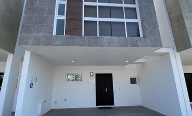 Casa en venta en sobre Anillo Vial San Junípero Serra