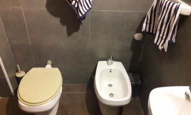 TIPO CASA 3 AMB. LATERAL - EXCELENTE