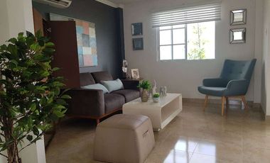 Venta de Casa en Urb. Casa Laguna, cerca C.C. El Dorado, Samborondon.