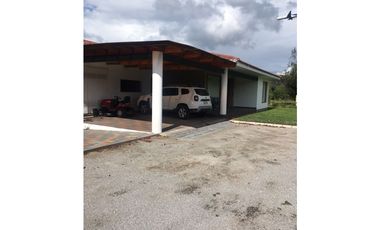 VENDO PROPIEDAD 2.200 M2 EN PUEMBO SECTOR PLAZA PUEMBO