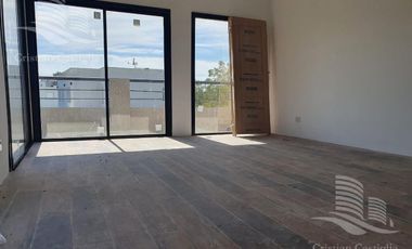 Venta - Casa 4 ambientes, Jardin, Pileta - San Matias, Escobar