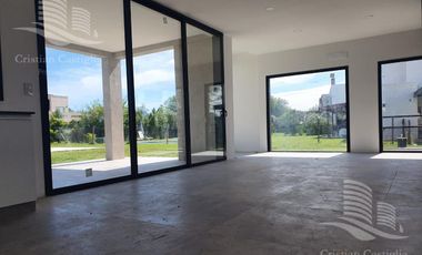 Venta - Casa 4 ambientes, Jardin, Pileta - San Matias, Escobar