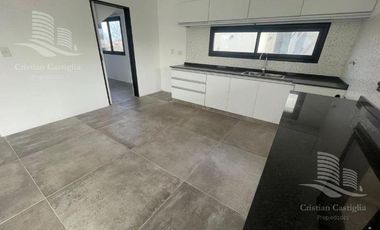 Venta - Casa 4 ambientes, Jardin, Pileta - San Matias, Escobar