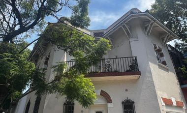 Casa 4 Ambientes  sobre Aranguren esquina Morelos-  Terreno Propio- Cochera