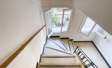 Edificio Venta de 4 pisos para Inversion. Providencia