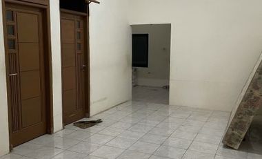 Disewa Rumah Kutisari Indah Barat, Baru Renov, Surabaya Selatan Dekat Siwalankerto