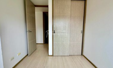 apartamento en arriendo en loma del esmeraldal. Cod A776514