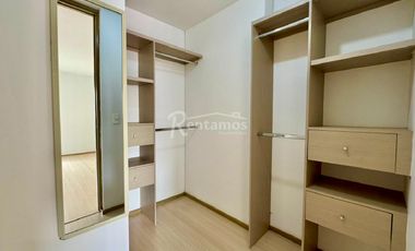 apartamento en arriendo en loma del esmeraldal. Cod A776514