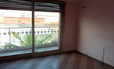 DEPARTAMENTO DE 2 AMBIENTES EN ALQUILER LA TABLADA.-