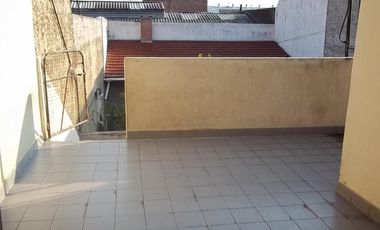 DEPARTAMENTO DE 2 AMBIENTES EN ALQUILER LA TABLADA.-