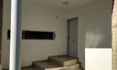 CASA 3 DORMITORIOS Y GRAN PATIO