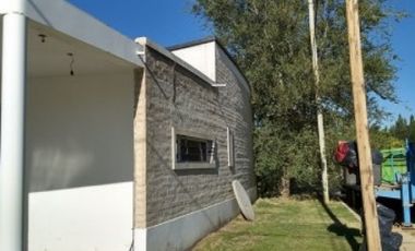 CASA 3 DORMITORIOS Y GRAN PATIO