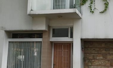 Rumah Semi Furnished Bebas Banjir, 2 Setengah Lantai Dalam Cluster di Jl Aria Putra, Serua Indah, Ciputat