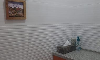 Rumah Semi Furnished Bebas Banjir, 2 Setengah Lantai Dalam Cluster di Jl Aria Putra, Serua Indah, Ciputat