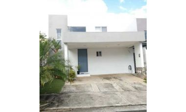 VENDO HERMOSA CASA EN LA CHORRERA ARBOLEDA LOS OLIVOS 3R
