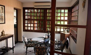 Venta de excelente Chalet con local Posadas