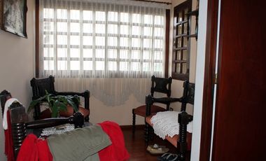 Venta de excelente Chalet con local Posadas