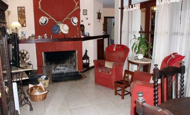 Venta de excelente Chalet con local Posadas