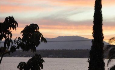 CASA EN VENTA CON VISTA AL LAGO 