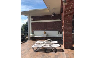 CASA EN VENTA CON VISTA AL LAGO 