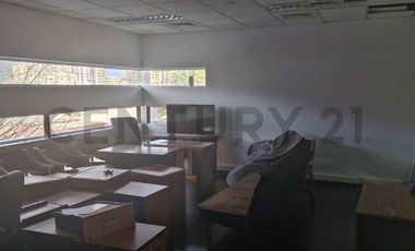 Se arrienda amplia oficina en centro de Concepción