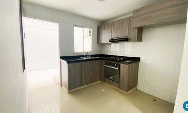 casa en arriendo/venta en ciudad jardín. Cod V104