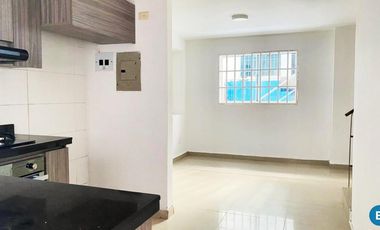 casa en arriendo/venta en ciudad jardín. Cod V104