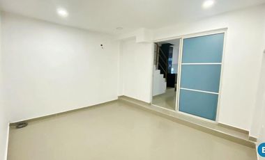casa en arriendo/venta en ciudad jardín. Cod V104