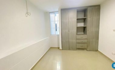 casa en arriendo/venta en ciudad jardín. Cod V104