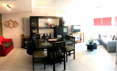 VENTA TRIPLEX 4 AMB LAS LOMITAS EXCELENTE UBICACIÓN