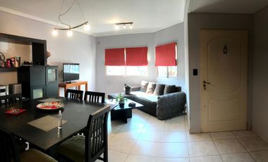 VENTA TRIPLEX 4 AMB LAS LOMITAS EXCELENTE UBICACIÓN