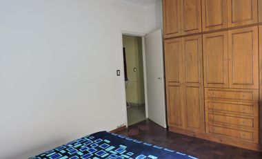 Casa imponente, 4 habitaciones, asador, cochera doble, patio y pileta.