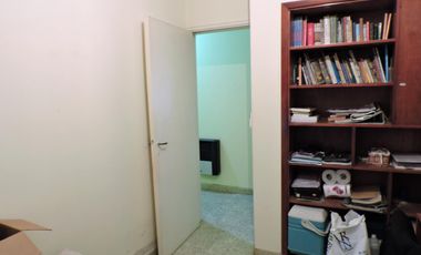 Casa imponente, 4 habitaciones, asador, cochera doble, patio y pileta.