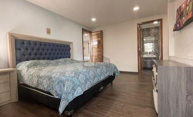 Casa en venta  con escalinata expuesta en Condado del Valle, con fácil acceso a CDMX