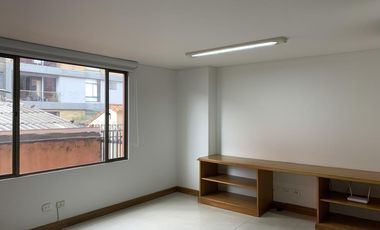 oficina en arriendo en san patricio usaquen. Cod A202