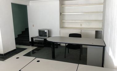 OFICINA AMUEBLADA EN CLUB DE GOLF BELLAVISTA, TLALNEPANTLA, EDO. MÉX.