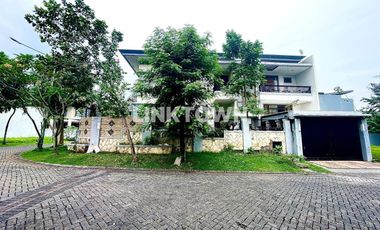Disewakan Harga Nego Rumah di Kawasan Elite Graha Famili Surabaya Barat
